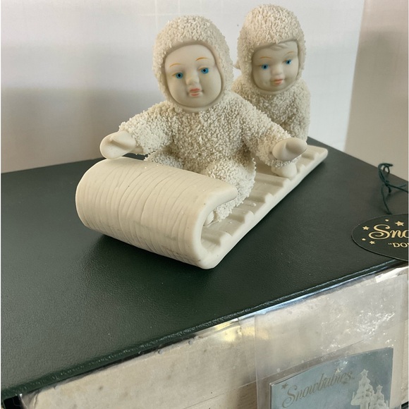 Department 56 Snowbabies sledding, Down the Hill We Go - Picture 3 of 16